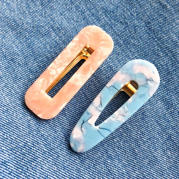 Accessories - 3/$30 🌞 Set of 2 Acrylic Hair Clips